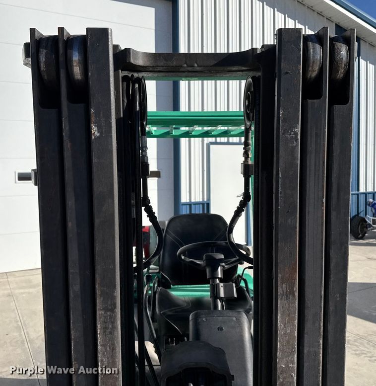 image for item EP2811 Mitsubishi FGC25 forklift