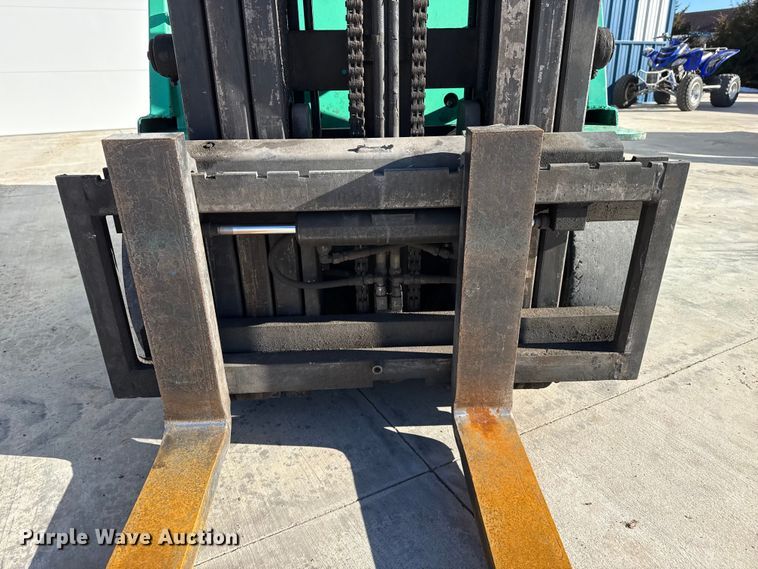 image for item EP2811 Mitsubishi FGC25 forklift