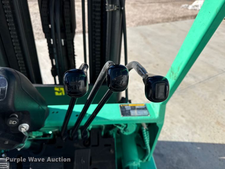 image for item EP2811 Mitsubishi FGC25 forklift
