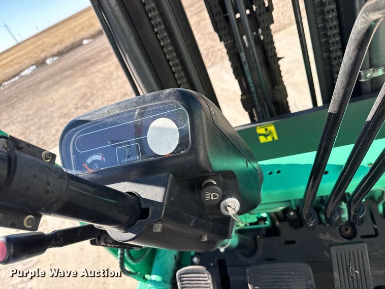 image for item EP2811 Mitsubishi FGC25 forklift