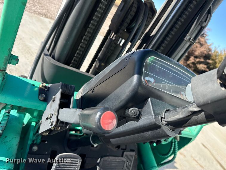 image for item EP2811 Mitsubishi FGC25 forklift