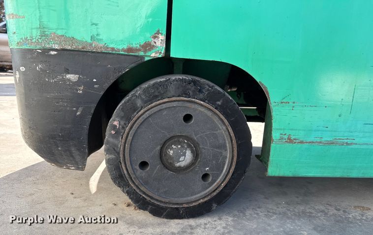 image for item EP2811 Mitsubishi FGC25 forklift