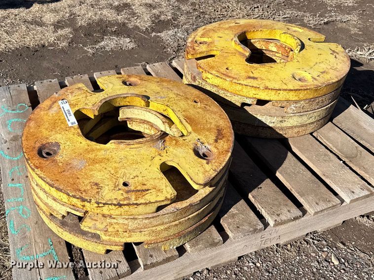 image for item EP2816 (8) John Deere wheel weights