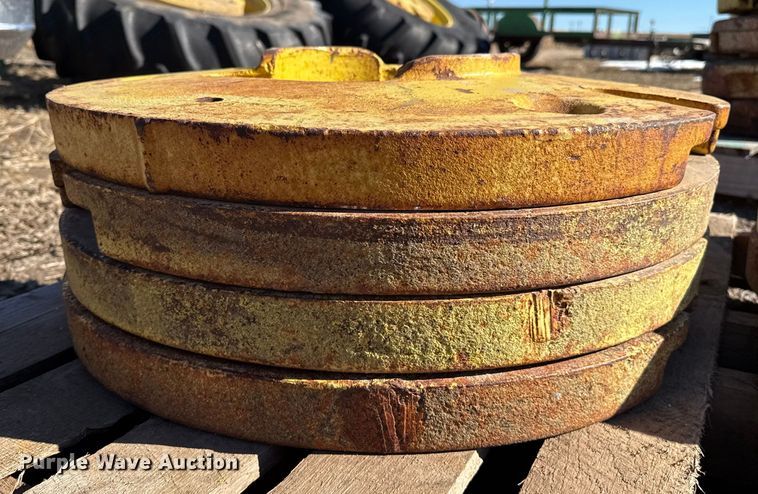 image for item EP2816 (8) John Deere wheel weights