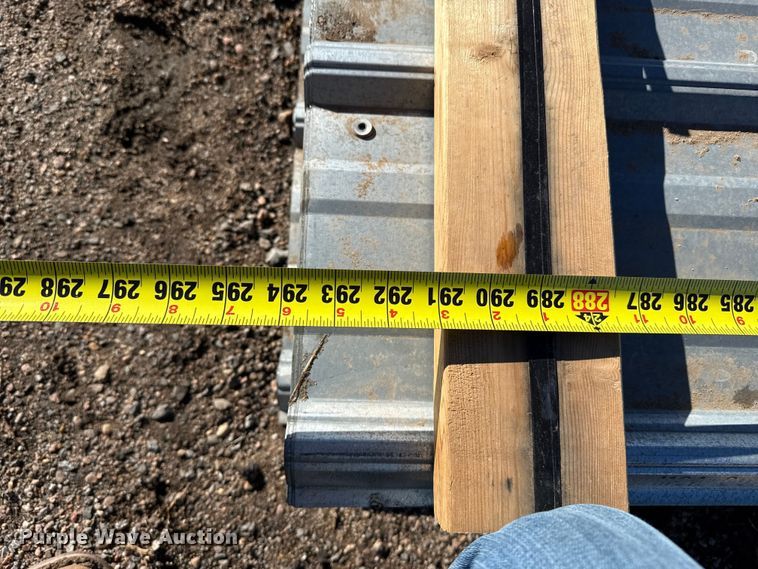 image for item EP2821 (70) sheets of metal siding/roofing