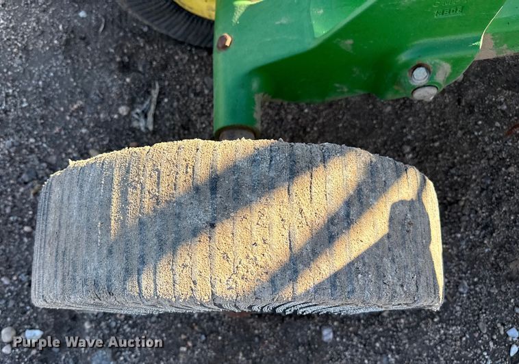 image for item EP2827 John Deere HX15 batwing rotary mower