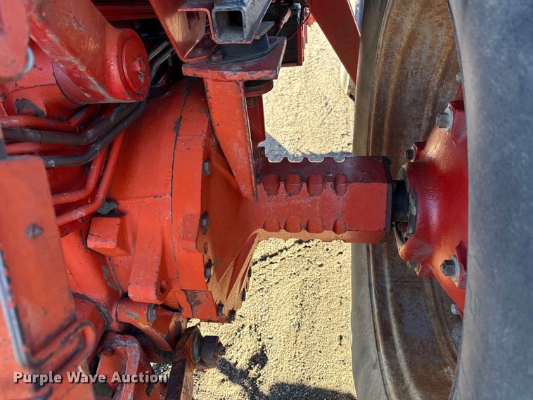 image for item EP2830 1978 International 1586 tractor