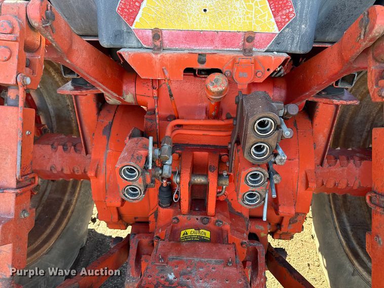 image for item EP2830 1978 International 1586 tractor