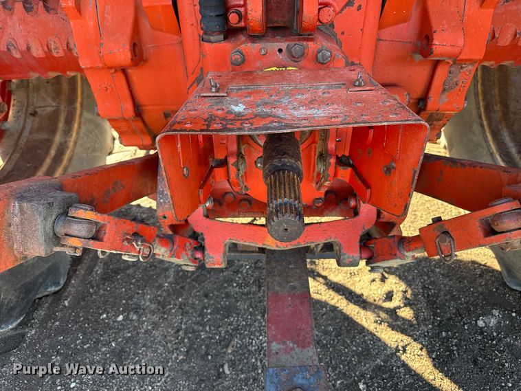 image for item EP2830 1978 International 1586 tractor