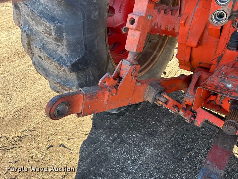 image for item EP2830 1978 International 1586 tractor