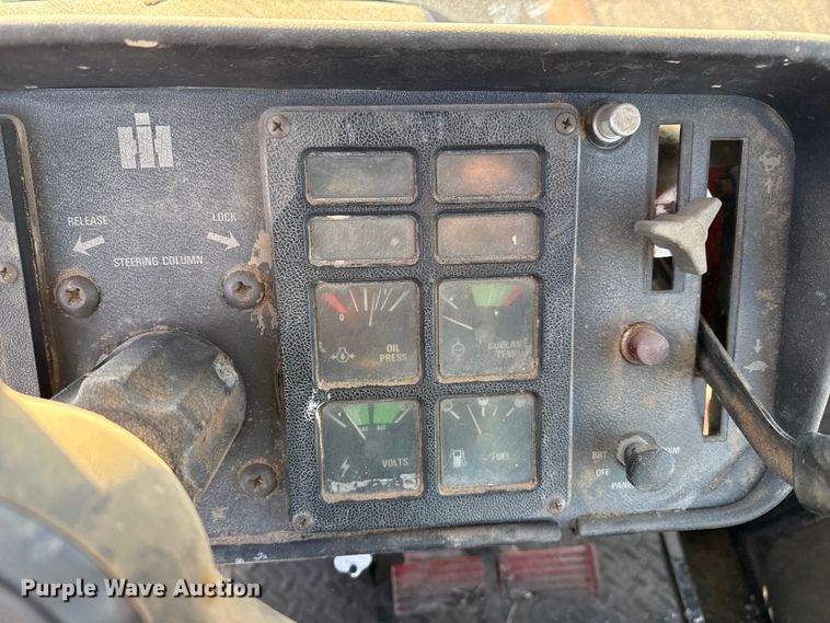 image for item EP2830 1978 International 1586 tractor