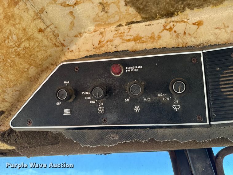 image for item EP2830 1978 International 1586 tractor