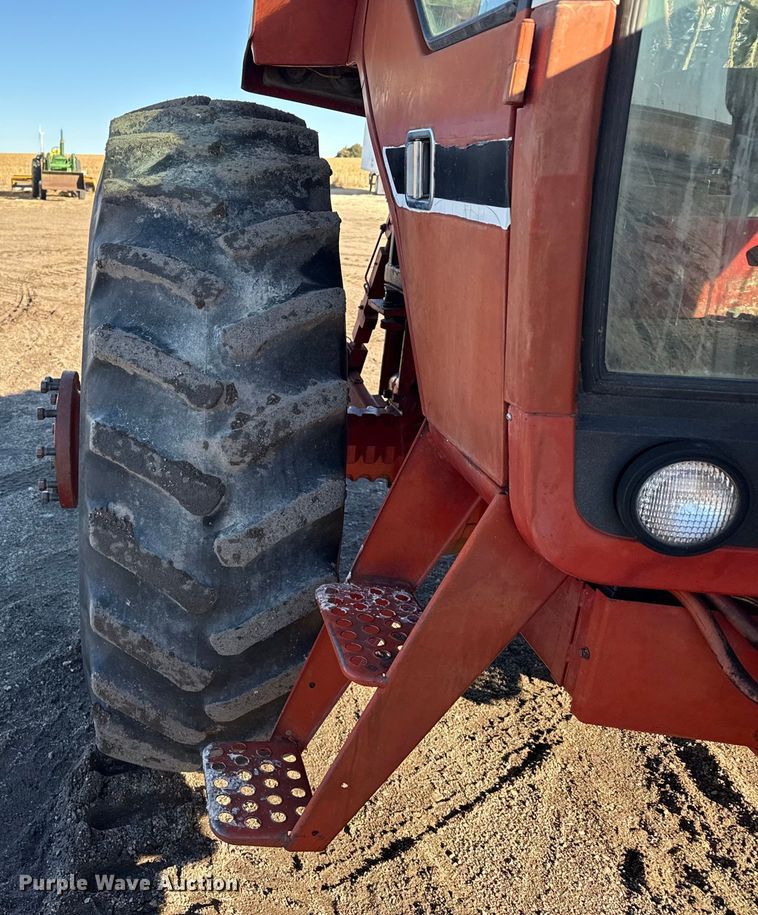 image for item EP2830 1978 International 1586 tractor