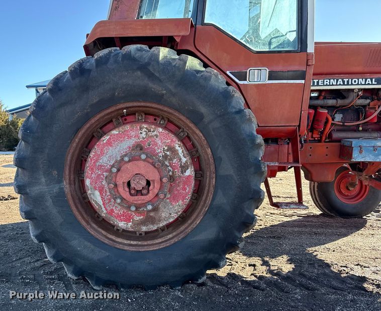 image for item EP2830 1978 International 1586 tractor