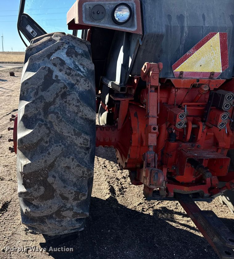 image for item EP2830 1978 International 1586 tractor