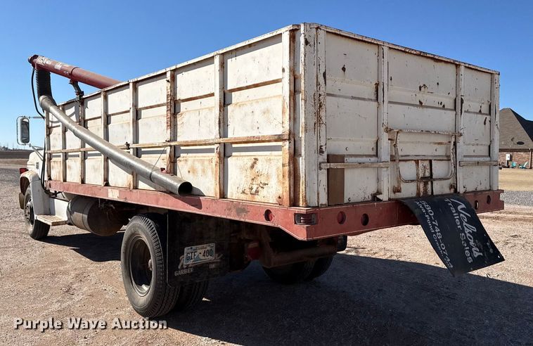 image for item EP2842 Chevrolet C60 grain truck