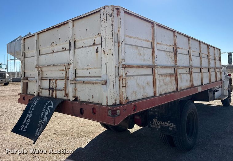 image for item EP2842 Chevrolet C60 grain truck