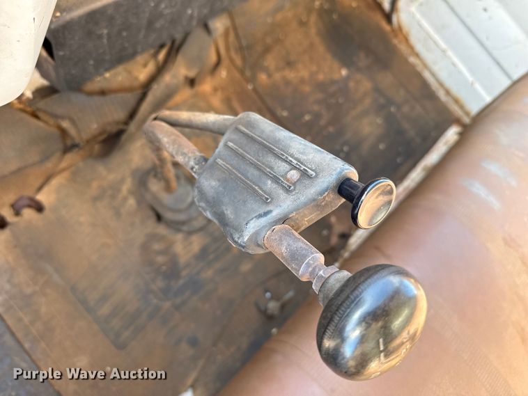 image for item EP2842 Chevrolet C60 grain truck