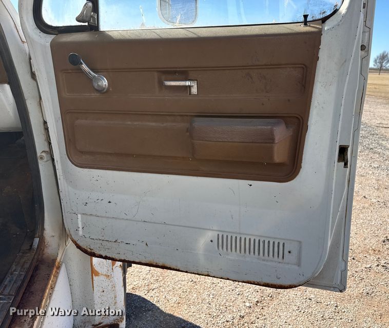 image for item EP2842 Chevrolet C60 grain truck