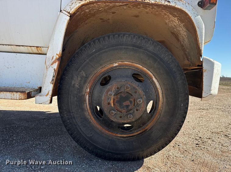 image for item EP2842 Chevrolet C60 grain truck