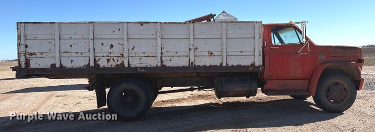 image for item EP2843 1974 Chevrolet C60 grain truck