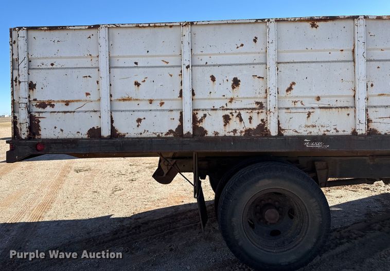 image for item EP2843 1974 Chevrolet C60 grain truck
