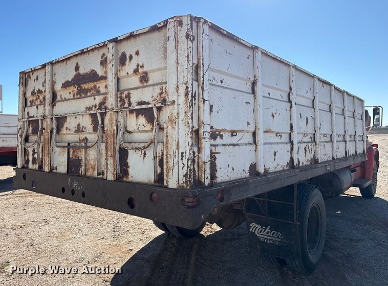 image for item EP2843 1974 Chevrolet C60 grain truck
