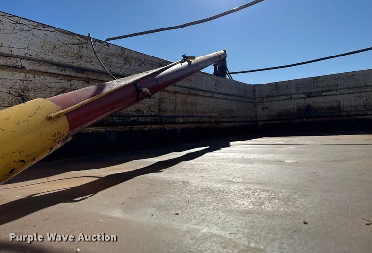 image for item EP2843 1974 Chevrolet C60 grain truck