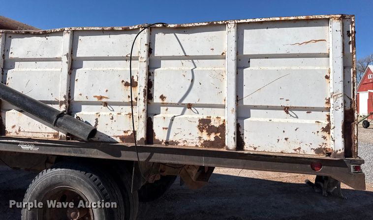 image for item EP2843 1974 Chevrolet C60 grain truck