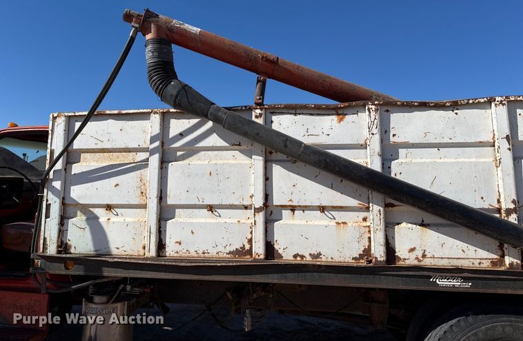 image for item EP2843 1974 Chevrolet C60 grain truck