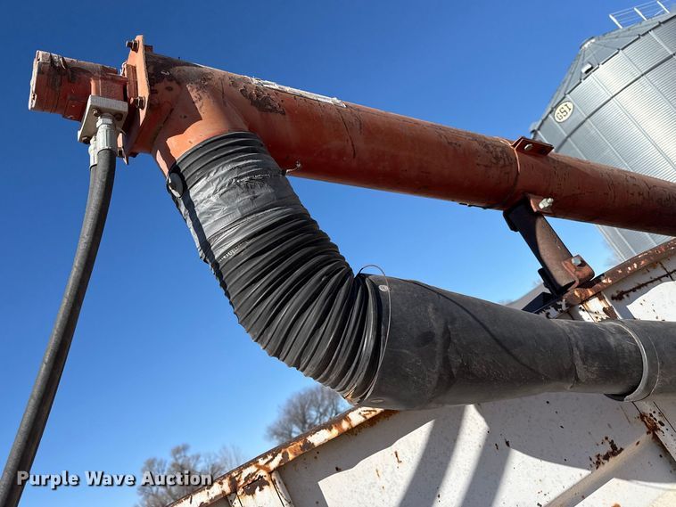 image for item EP2843 1974 Chevrolet C60 grain truck