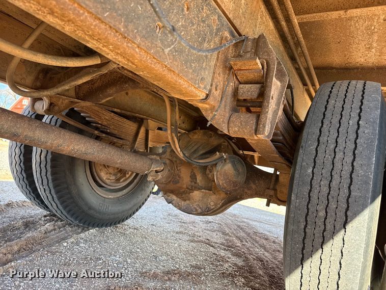 image for item EP2843 1974 Chevrolet C60 grain truck