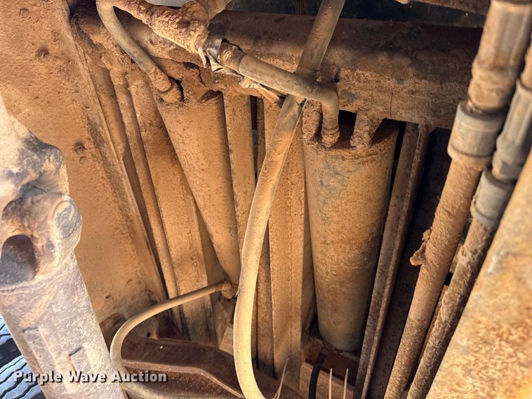 image for item EP2843 1974 Chevrolet C60 grain truck