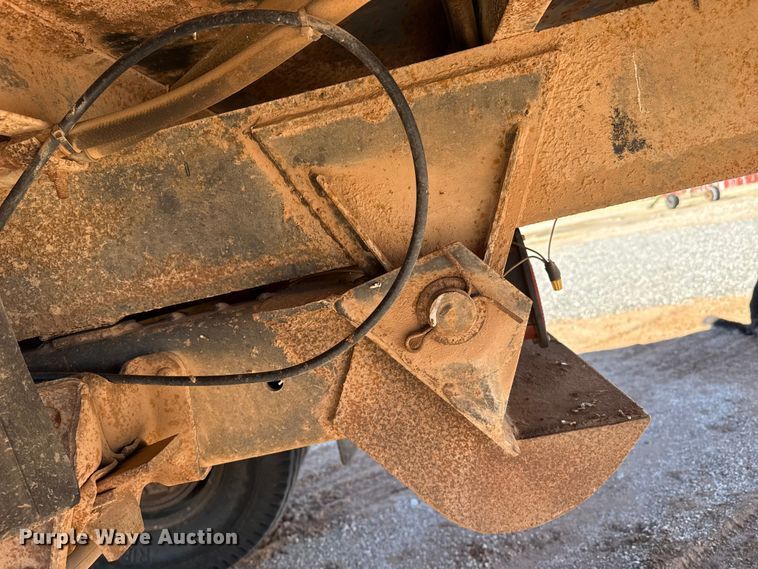 image for item EP2843 1974 Chevrolet C60 grain truck