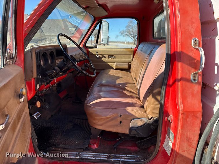 image for item EP2843 1974 Chevrolet C60 grain truck