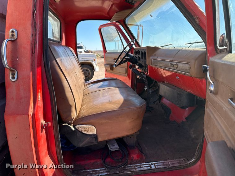 image for item EP2843 1974 Chevrolet C60 grain truck