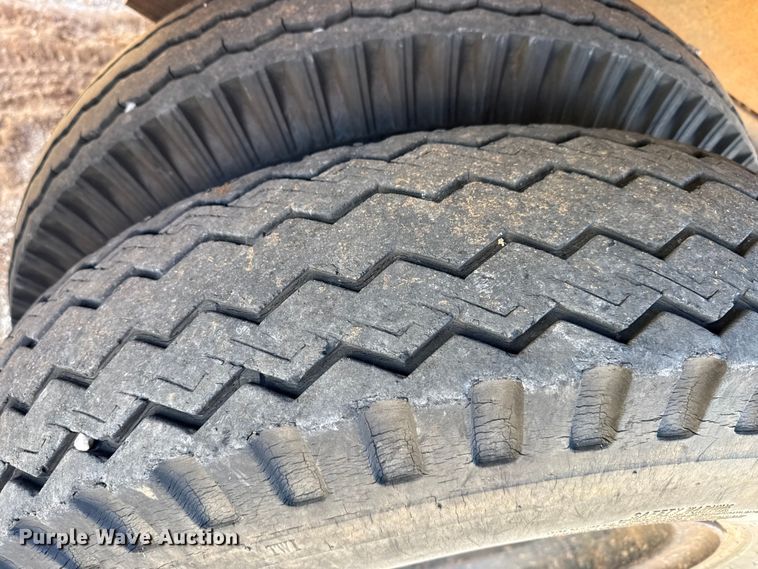 image for item EP2843 1974 Chevrolet C60 grain truck