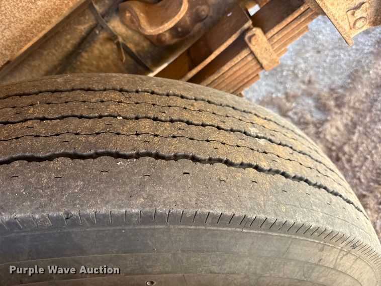 image for item EP2843 1974 Chevrolet C60 grain truck