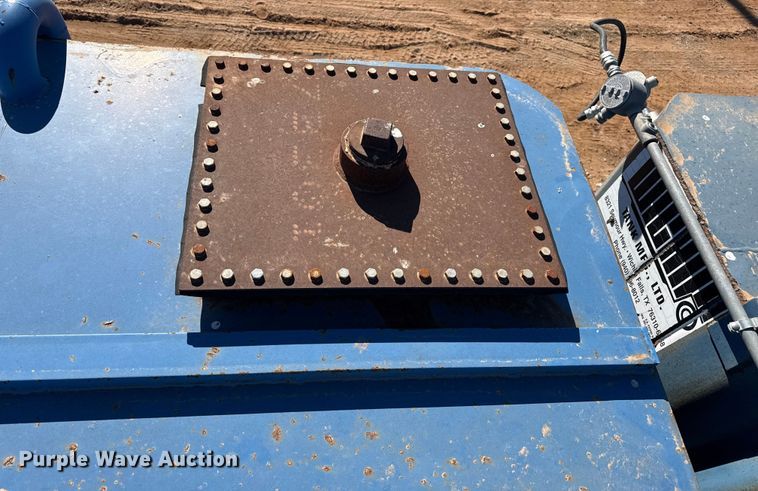 image for item EP2844 Dragon tank trailer