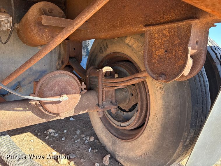 image for item EP2844 Dragon tank trailer