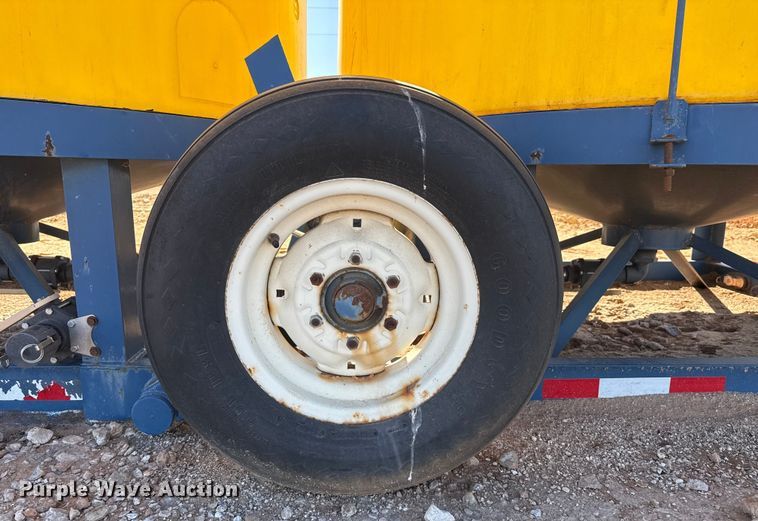 image for item EP2845 Nurse tank trailer