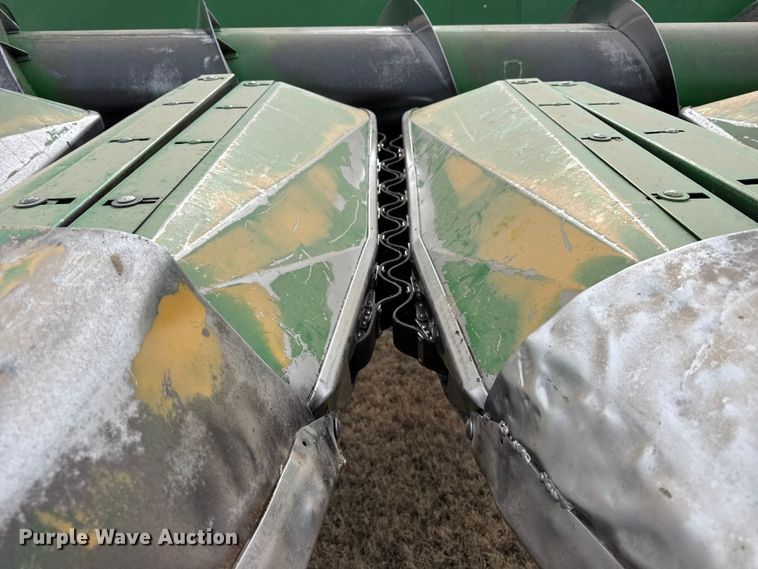 image for item EP2853 John Deere 1253A all-crop head