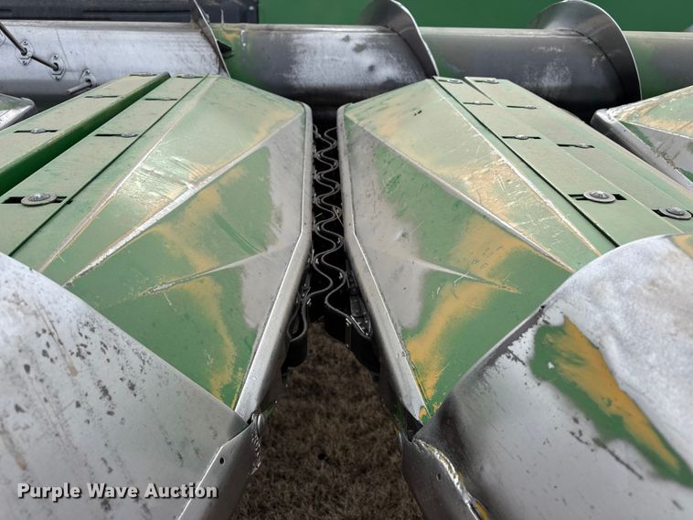 image for item EP2853 John Deere 1253A all-crop head