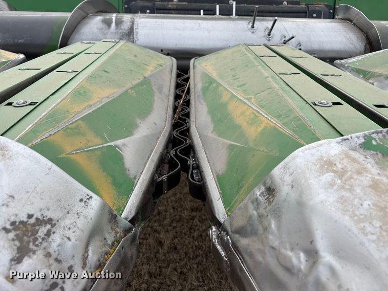 image for item EP2853 John Deere 1253A all-crop head