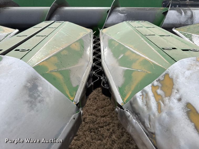 image for item EP2853 John Deere 1253A all-crop head