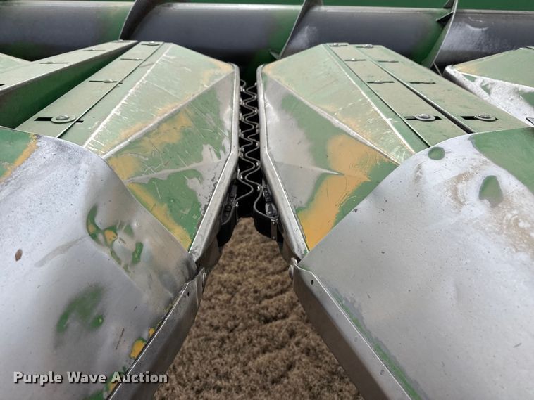 image for item EP2853 John Deere 1253A all-crop head