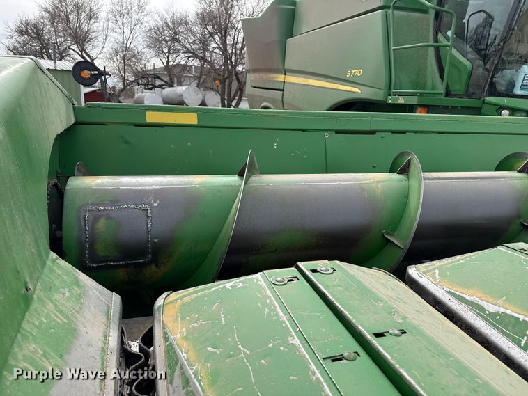 image for item EP2853 John Deere 1253A all-crop head