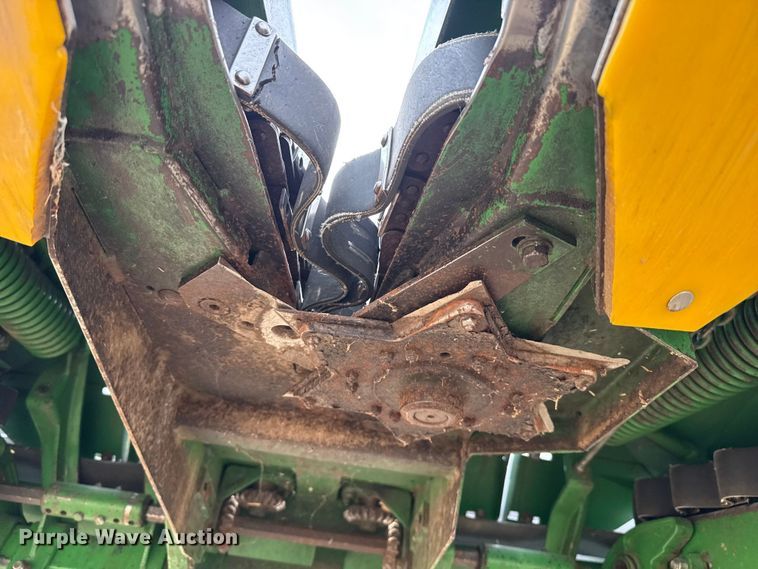 image for item EP2853 John Deere 1253A all-crop head