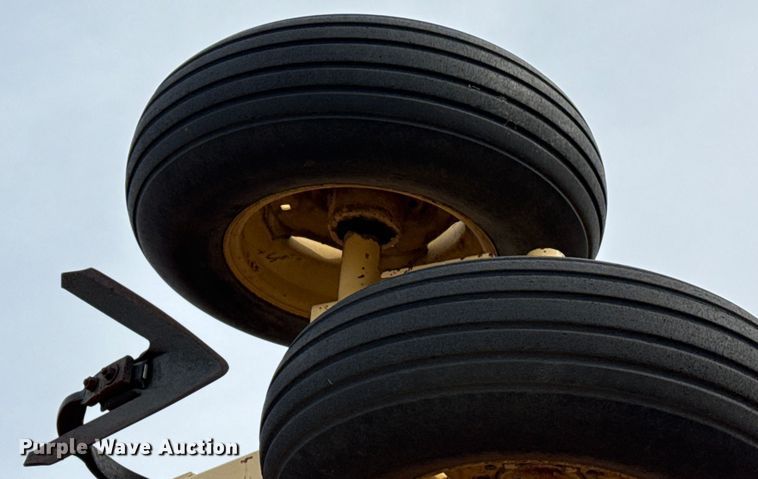 image for item EP2855 Krause field cultivator