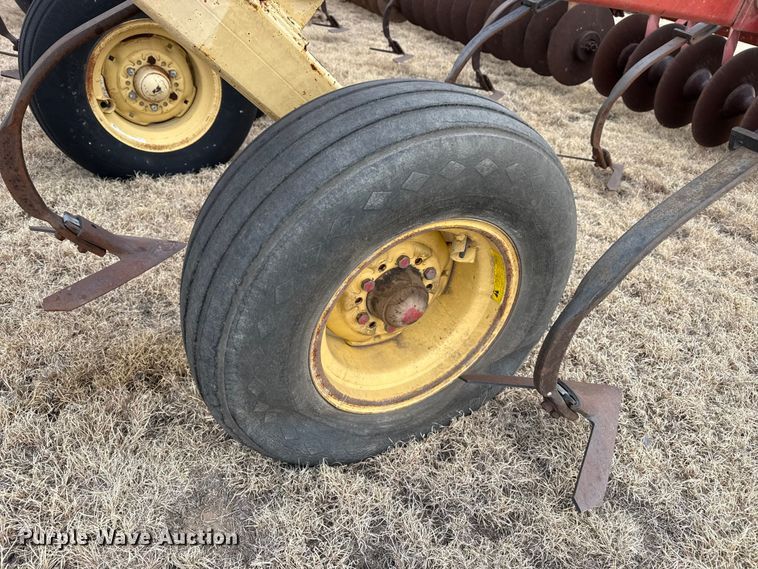 image for item EP2855 Krause field cultivator